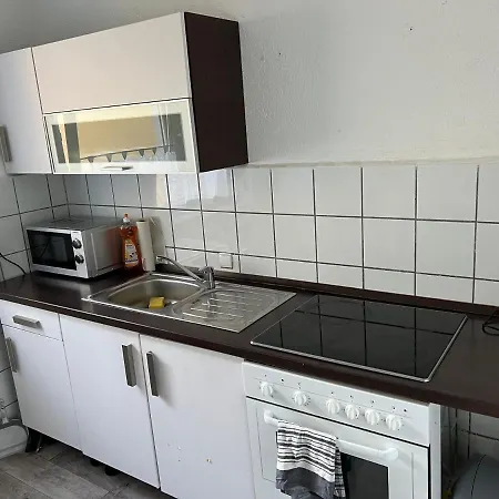 Проживание в семье M & B 2 *